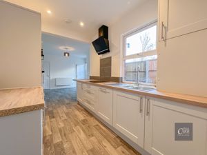 Photo 21- click for photo gallery